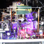 Un orologio atomico come simbolo di precisione assoluta