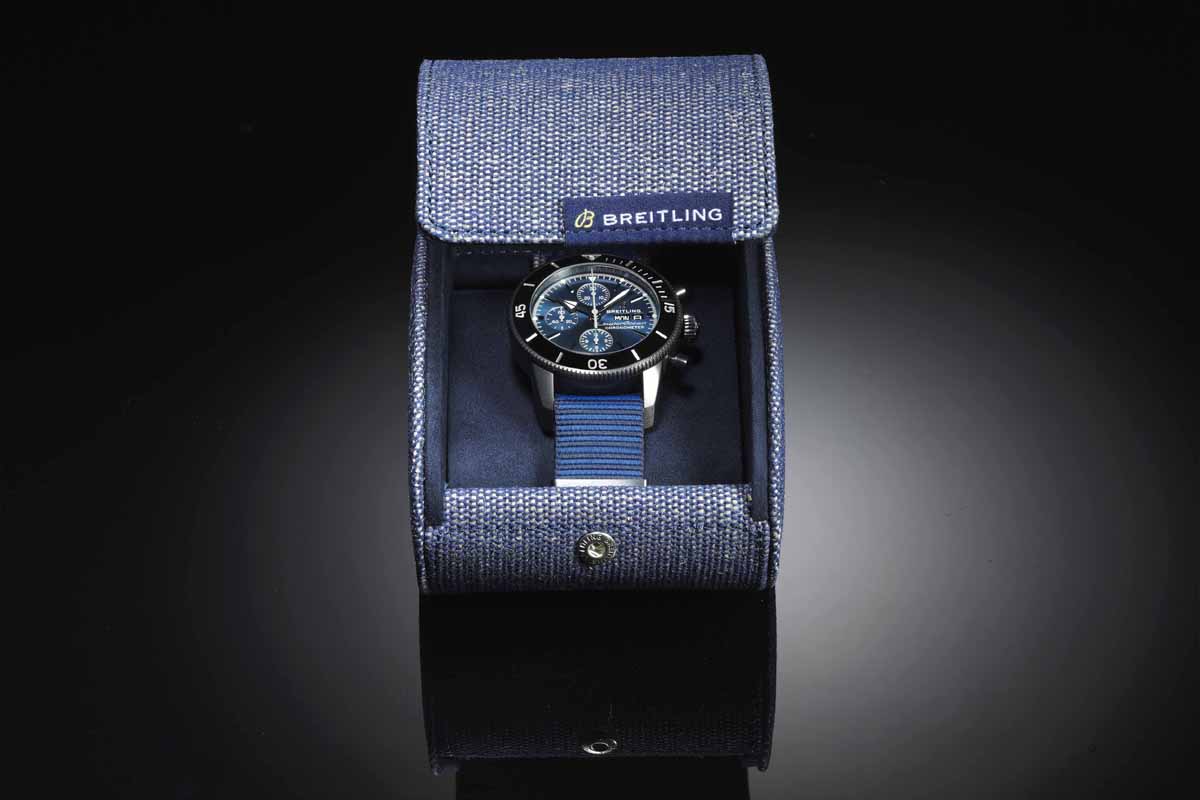 Il packaging del Breitling Superocean Outerknown.