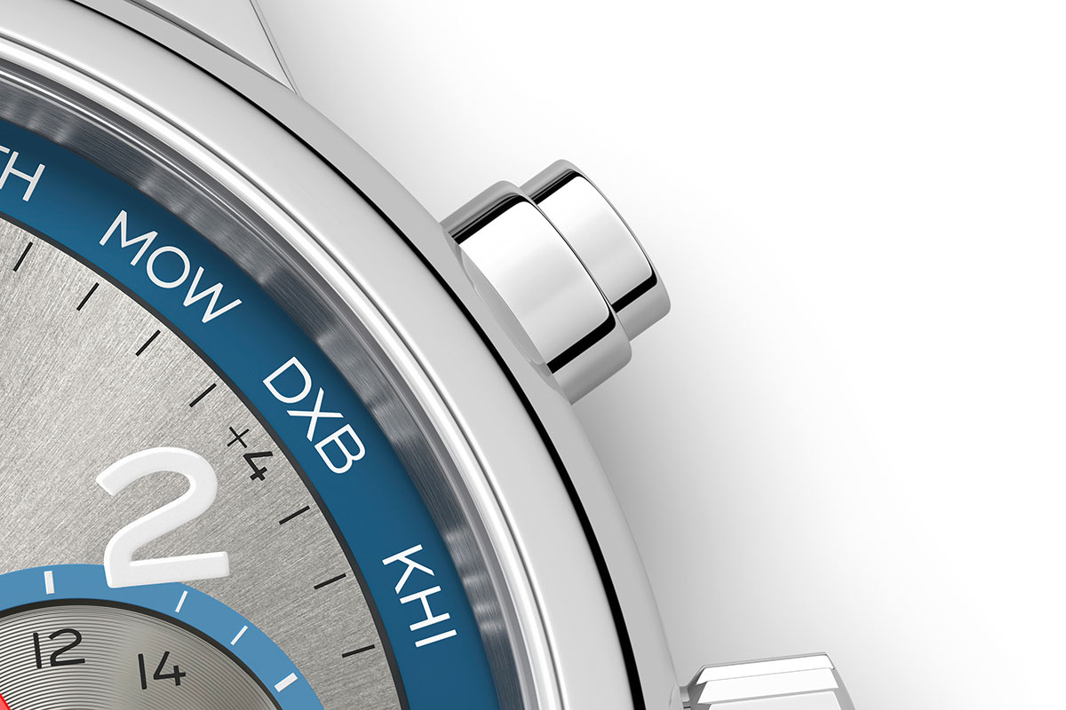 The pushbutton of the Club Sport neomatik Worldtimer
