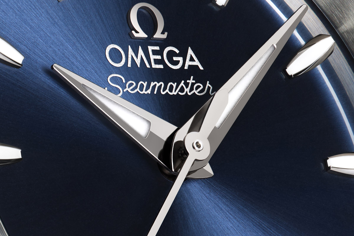 A detail of the dial of the 30 mm Aqua Terra.