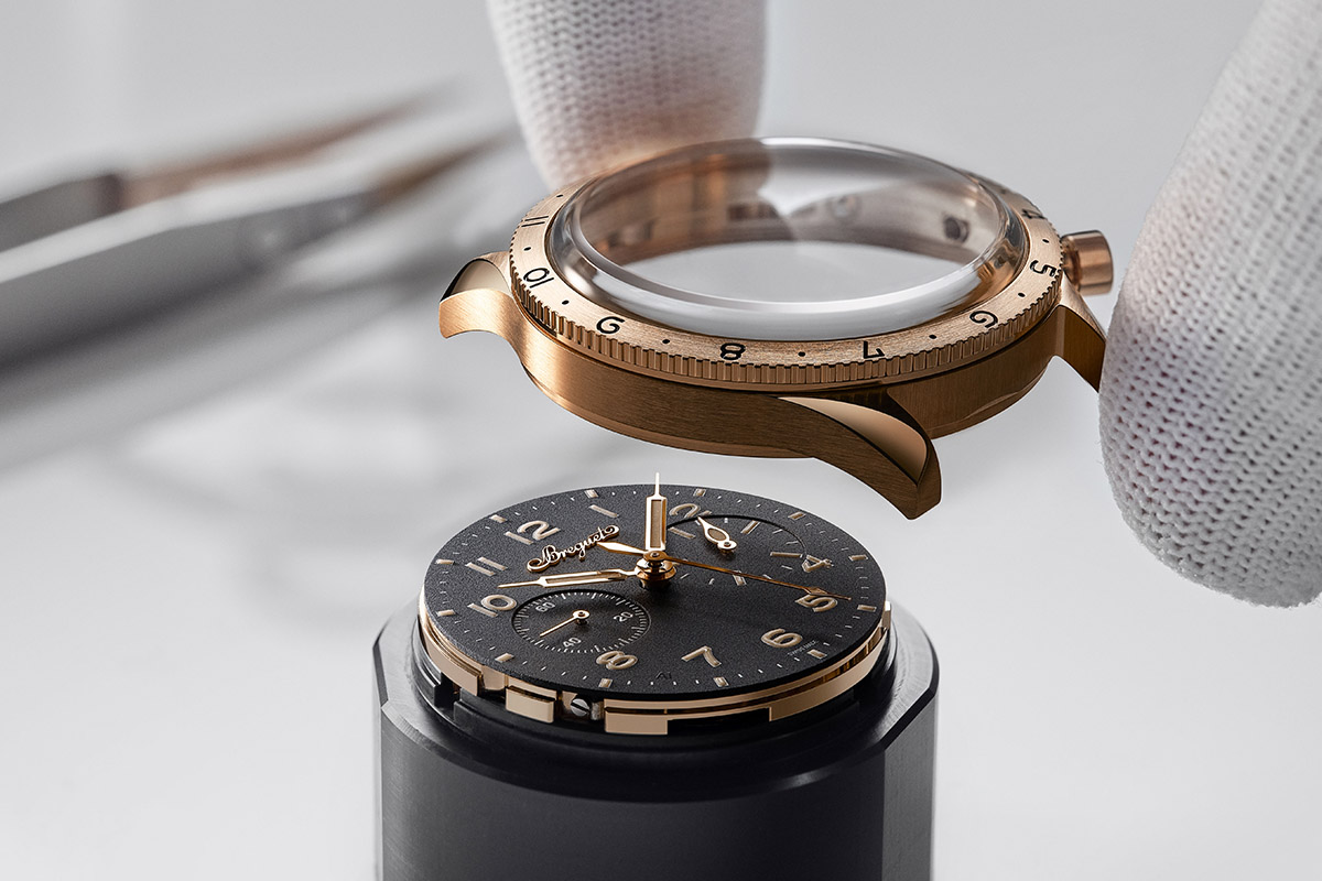 The case assembly of the Type XX Chronographe 2075